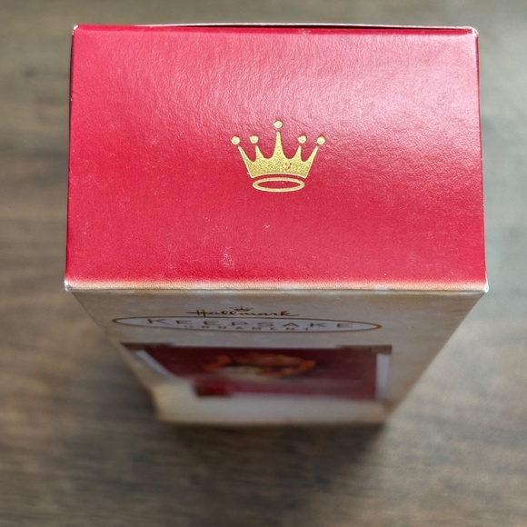 NIB VINTAGE The Winning Bounce TIGGER BASKETBALL Hallmark Ornament Winnie 2004 - Picture 6 of 10